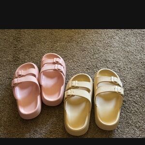 Women’s pillow slides